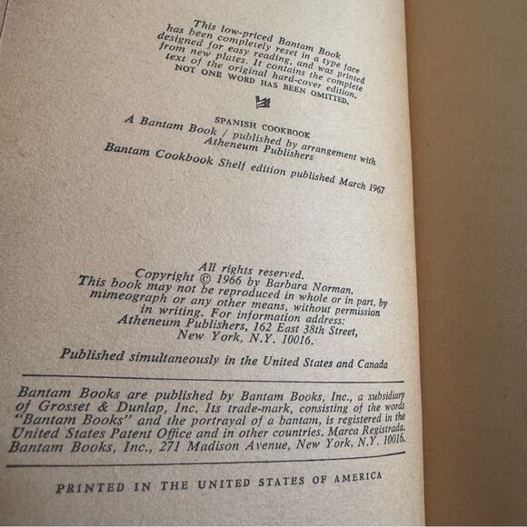 Vintage 60's THE SPANISH COOKBOOK By Barbara Norman - Paperback Cookbook 1966 - Picture 3 of 8